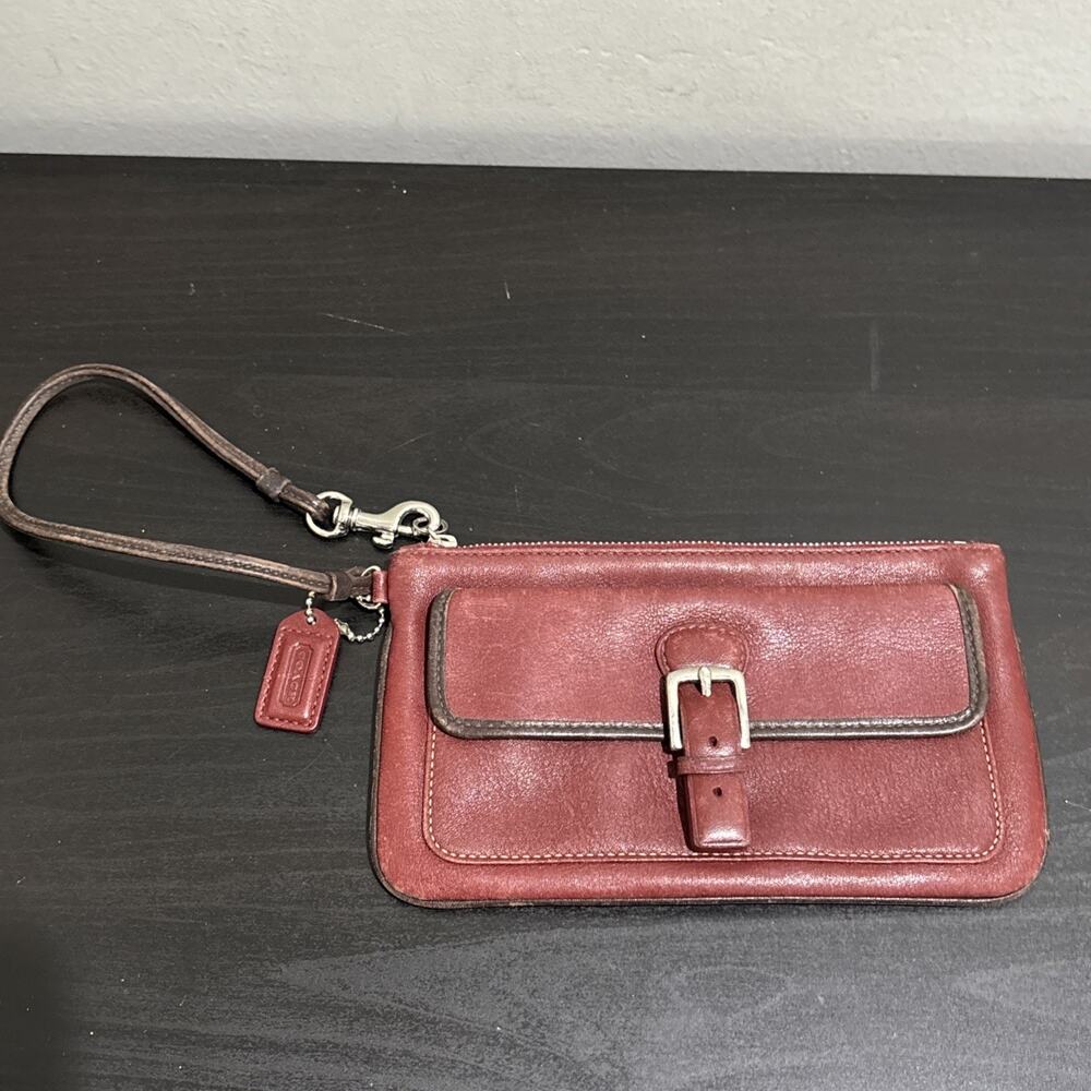 COACH Burgundy Maroon Red Soft Leather Zip Wristlet Pouch Wallet Buckle Purse